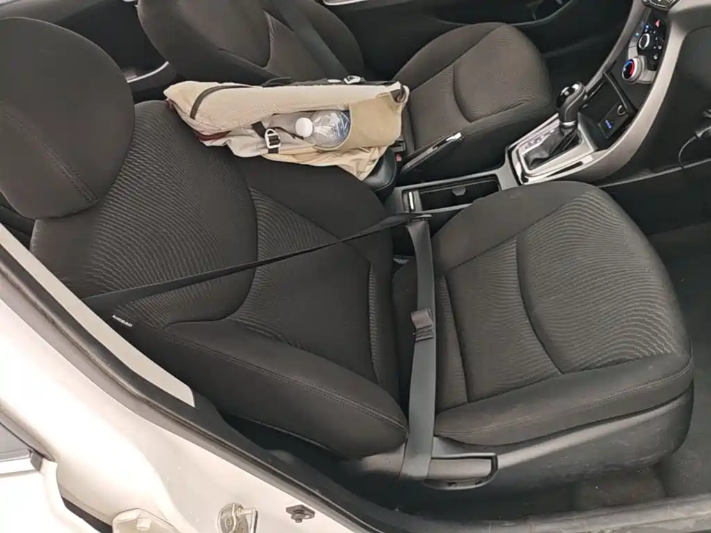 Hyundai Elantra Langdong — миниатюра 25
