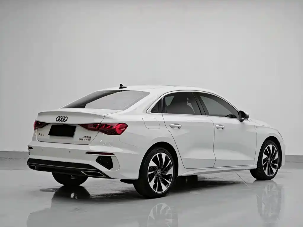 Audi A3 2023 — фото 4