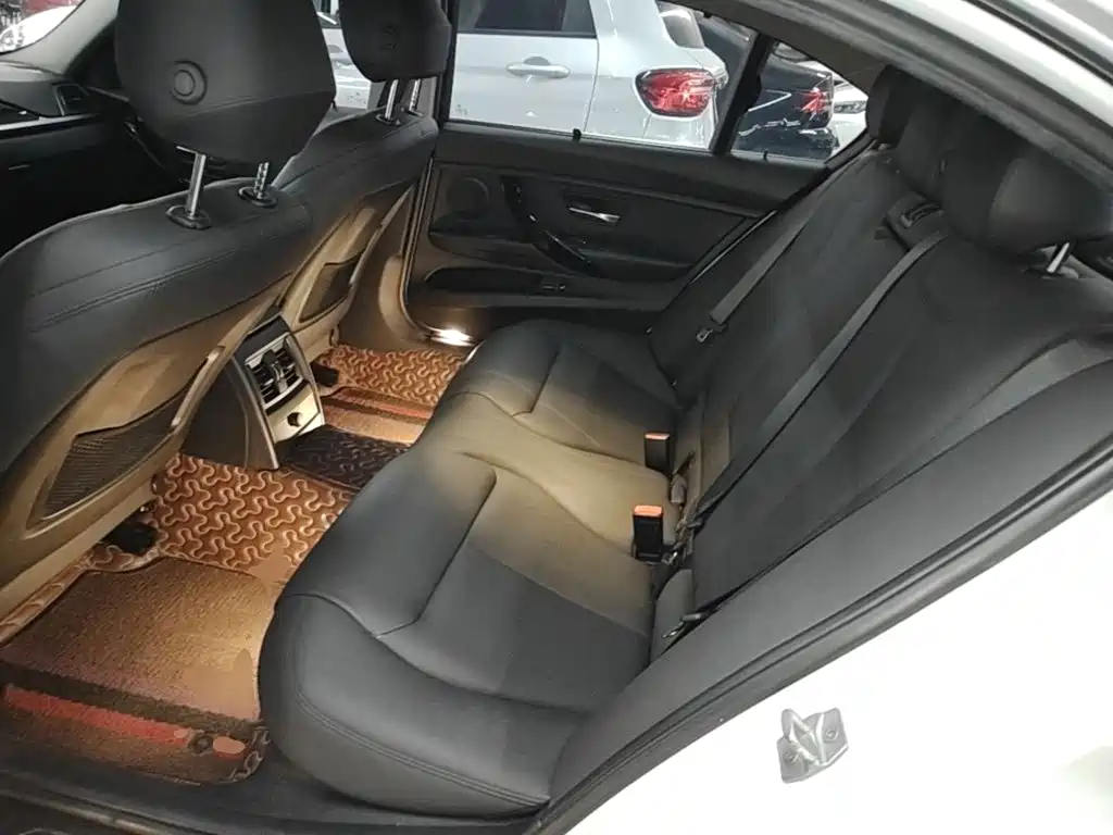 BMW 3 Series — миниатюра 17