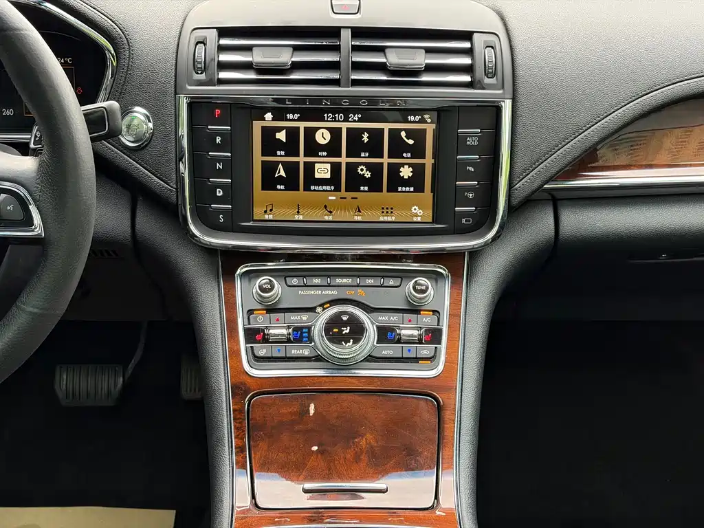 Lincoln Continental — миниатюра 15