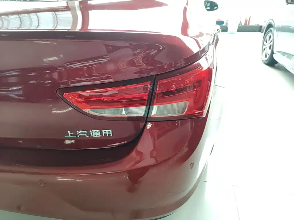 Buick Verano — миниатюра 8