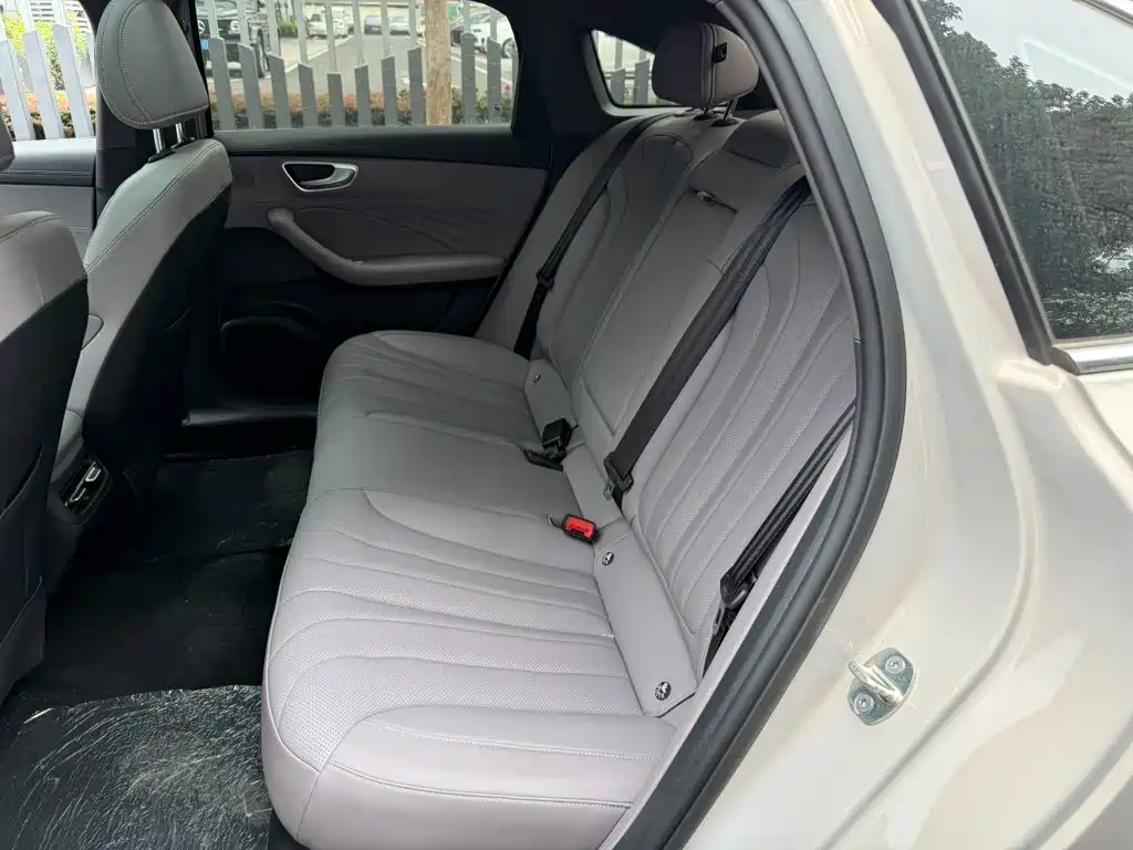 Roewe M7 DMH — миниатюра 12
