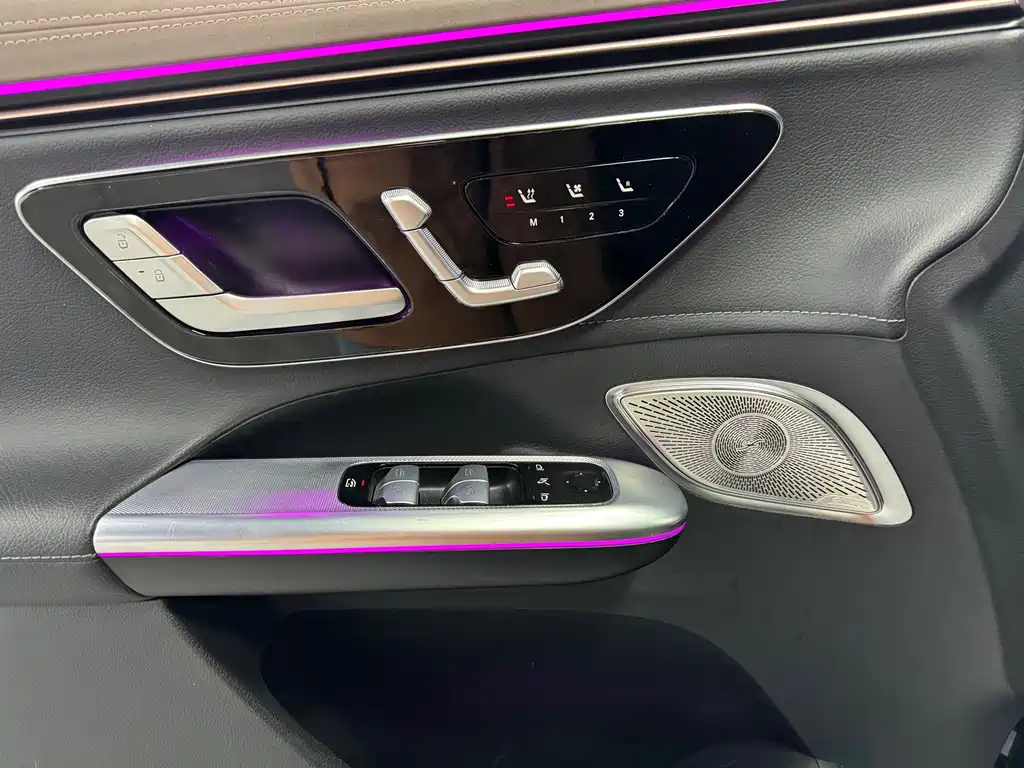 MERCEDES-BENZ EQE SUV