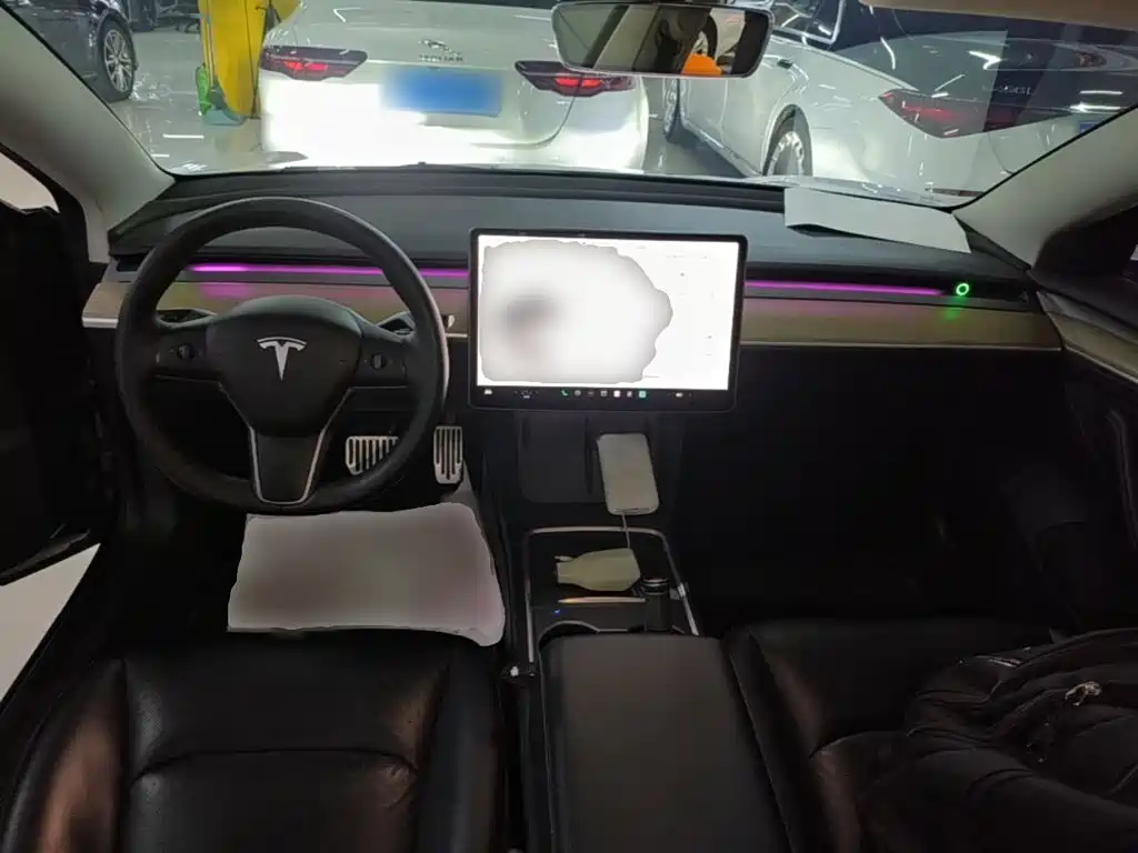 Tesla Model 3 — миниатюра 10