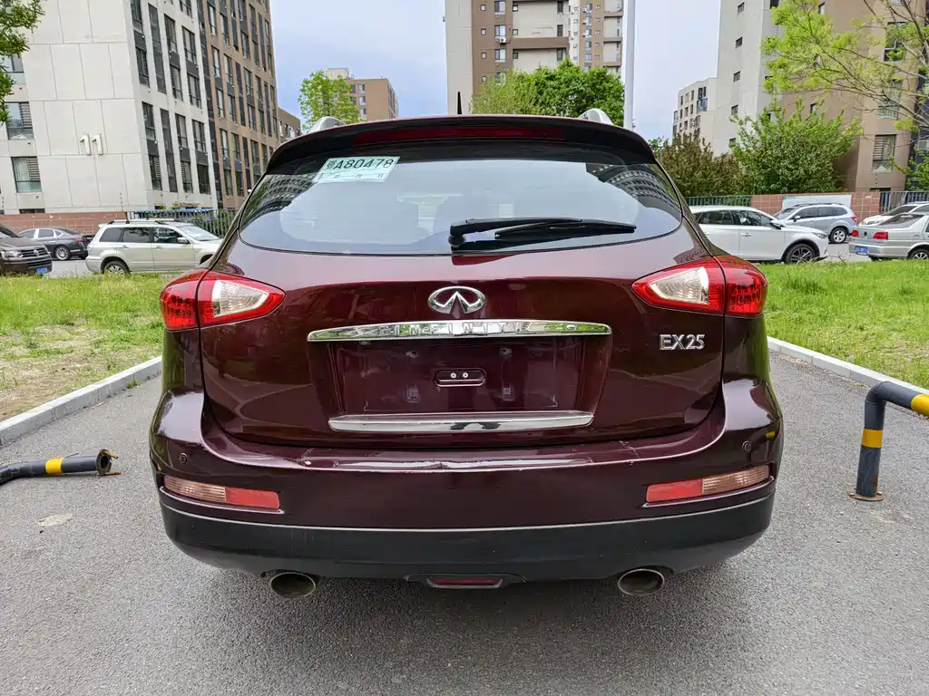 Infiniti EX — миниатюра 5