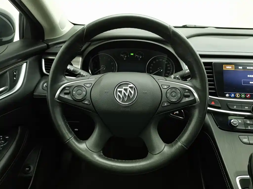 Buick LaCrosse — миниатюра 11