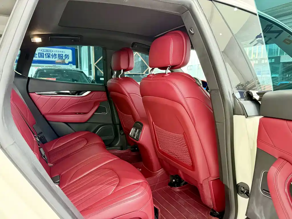 Maserati Levante — миниатюра 10