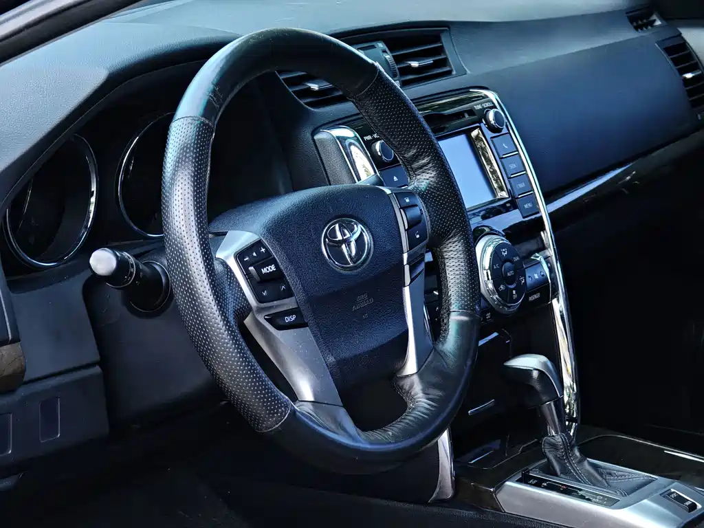 Toyota Reiz — миниатюра 12