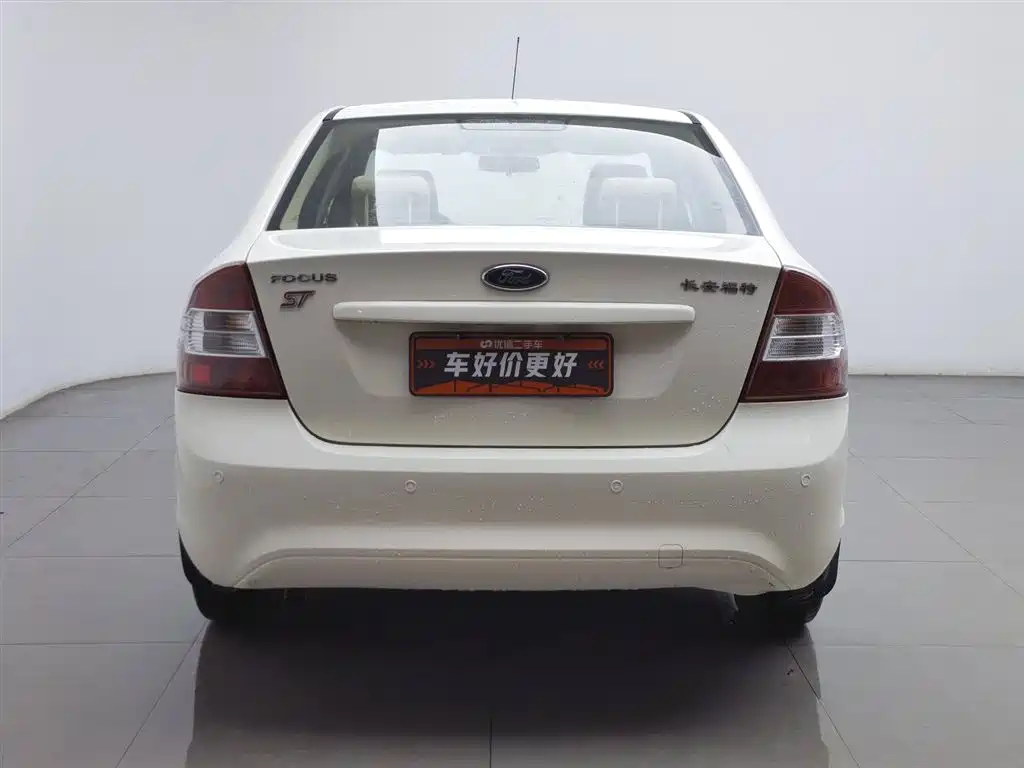 Ford Focus 2013 1.8L MT
