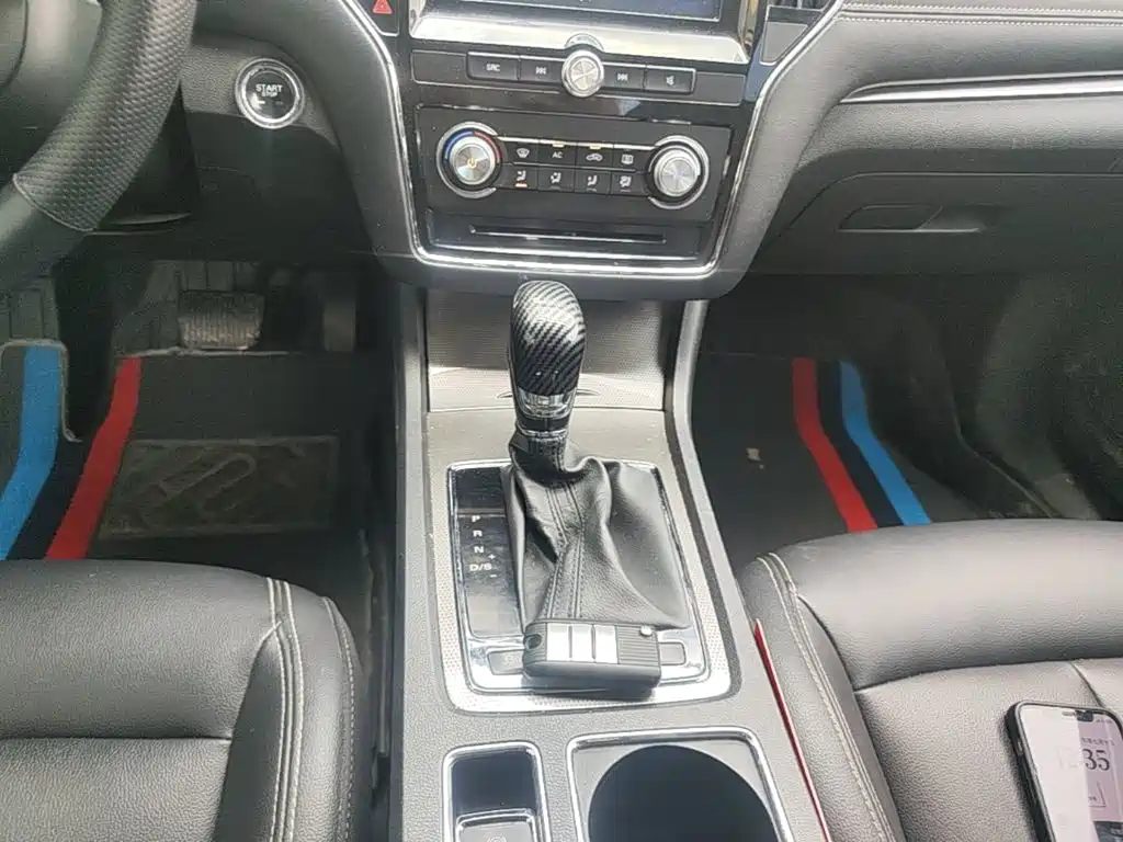 Roewe Roewe i6 Classic — миниатюра 14