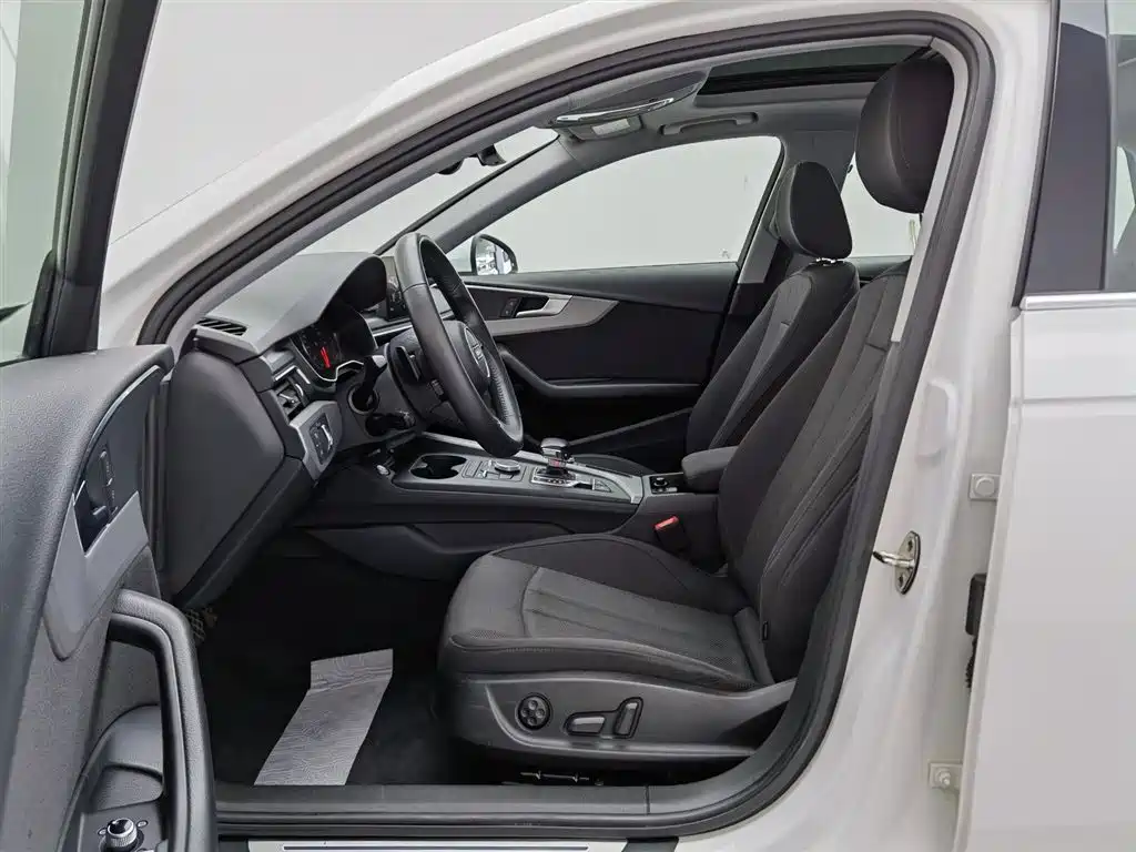 Audi A4L 2019 40 TFSI VI