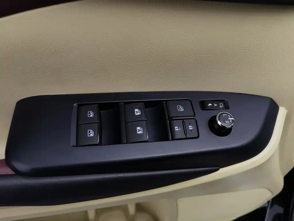 Toyota Highlander — миниатюра 9