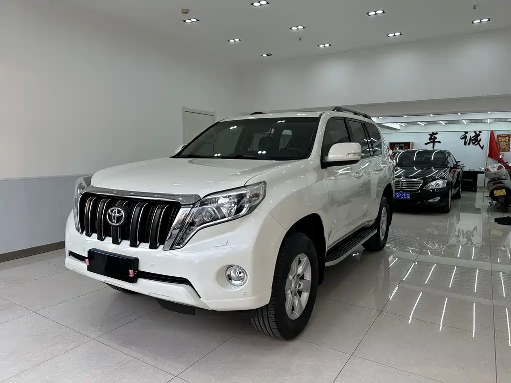 TOYOTA PRADO