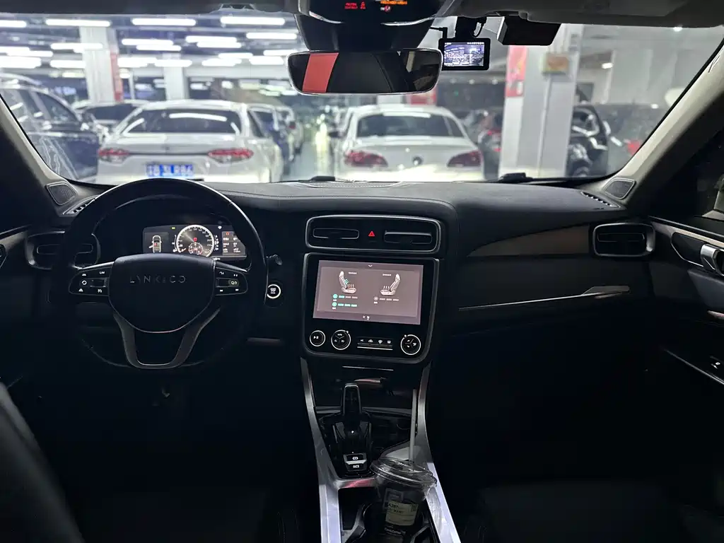 Lynk & Co 01 — миниатюра 10