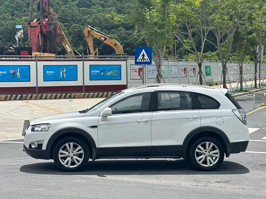 Chevrolet Captiva 2015 2.4L 7 мест