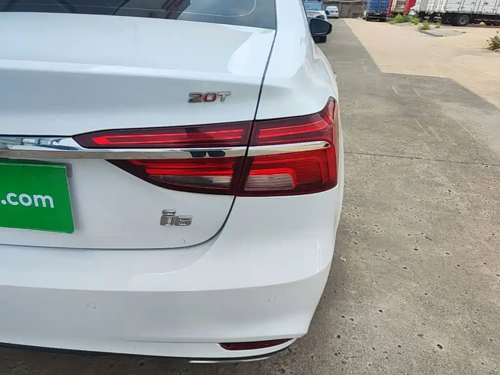 Roewe Roewe i6 Classic — миниатюра 8