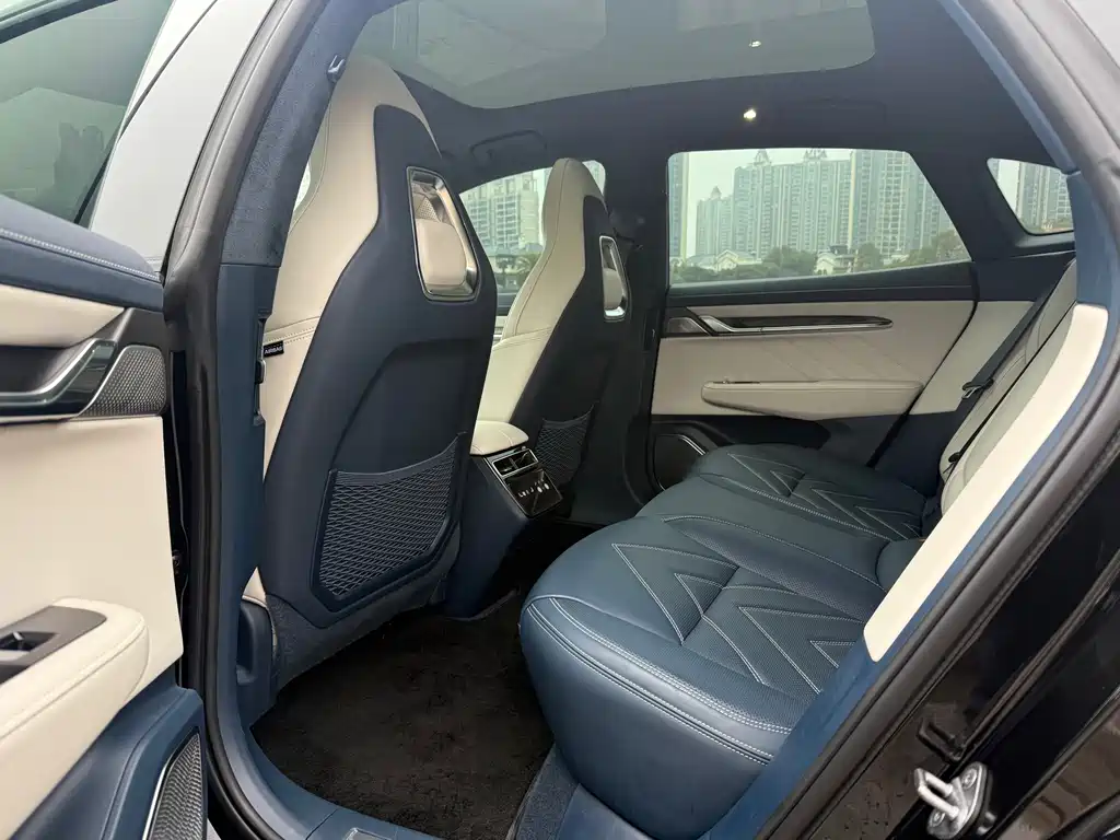 ZEEKR EXTREME KRYPTON 001