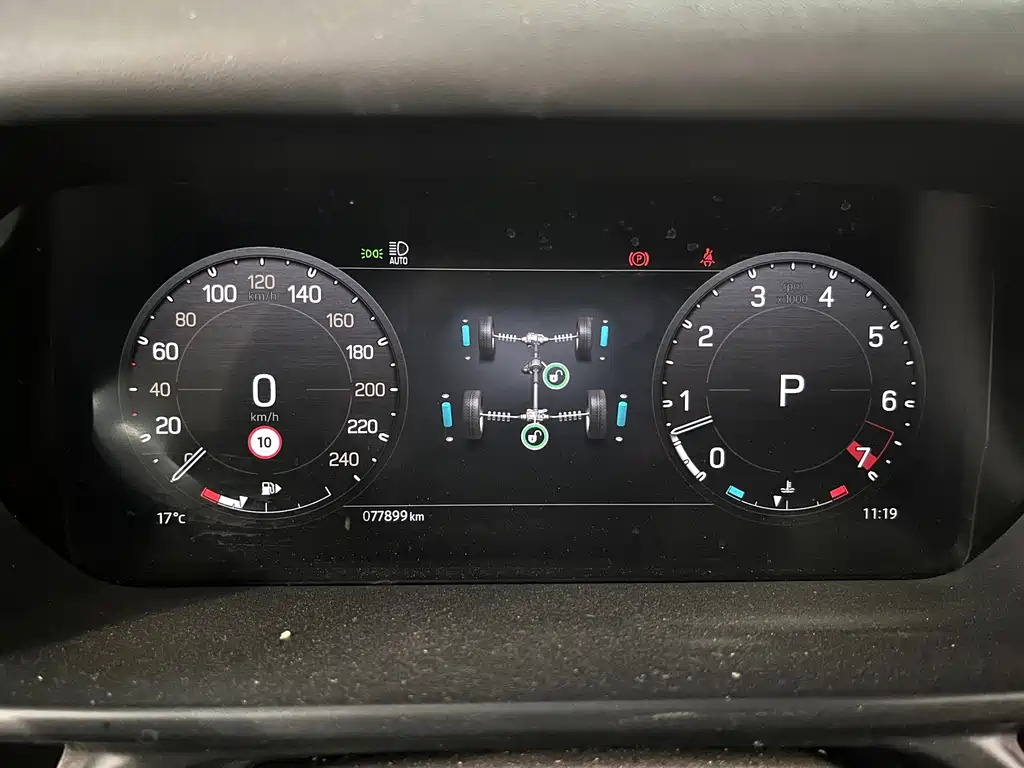 Land Rover Defender — миниатюра 9