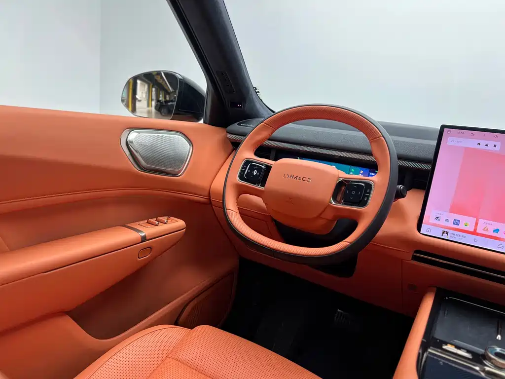 Lynk & Co 900 — миниатюра 13