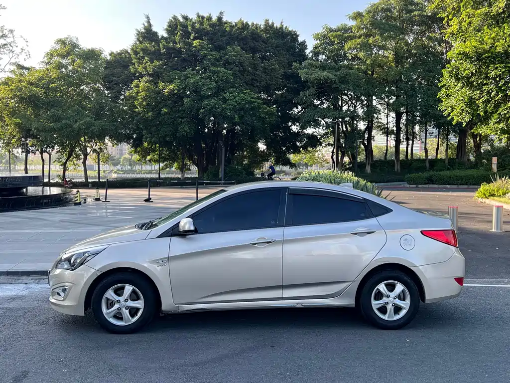 Hyundai Verna — миниатюра 5