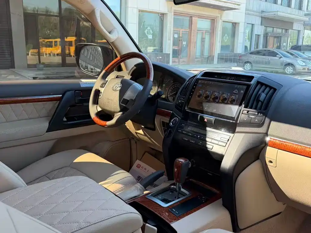 Toyota Land Cruiser — миниатюра 14