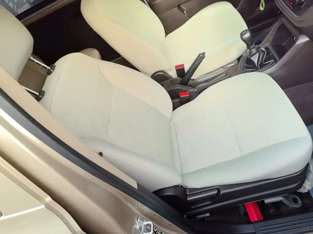 Wuling Hongguang V — миниатюра 25