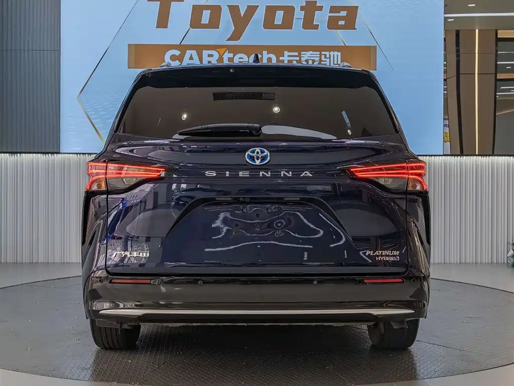 TOYOTA SIENNA