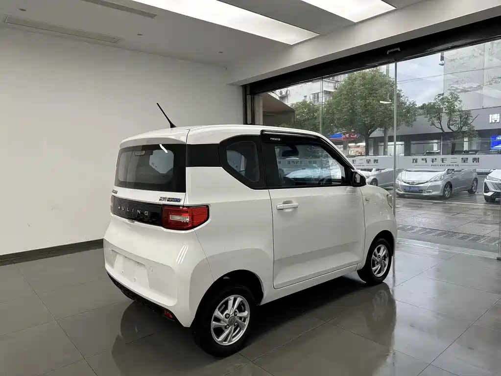 Wuling MINIEV — миниатюра 9