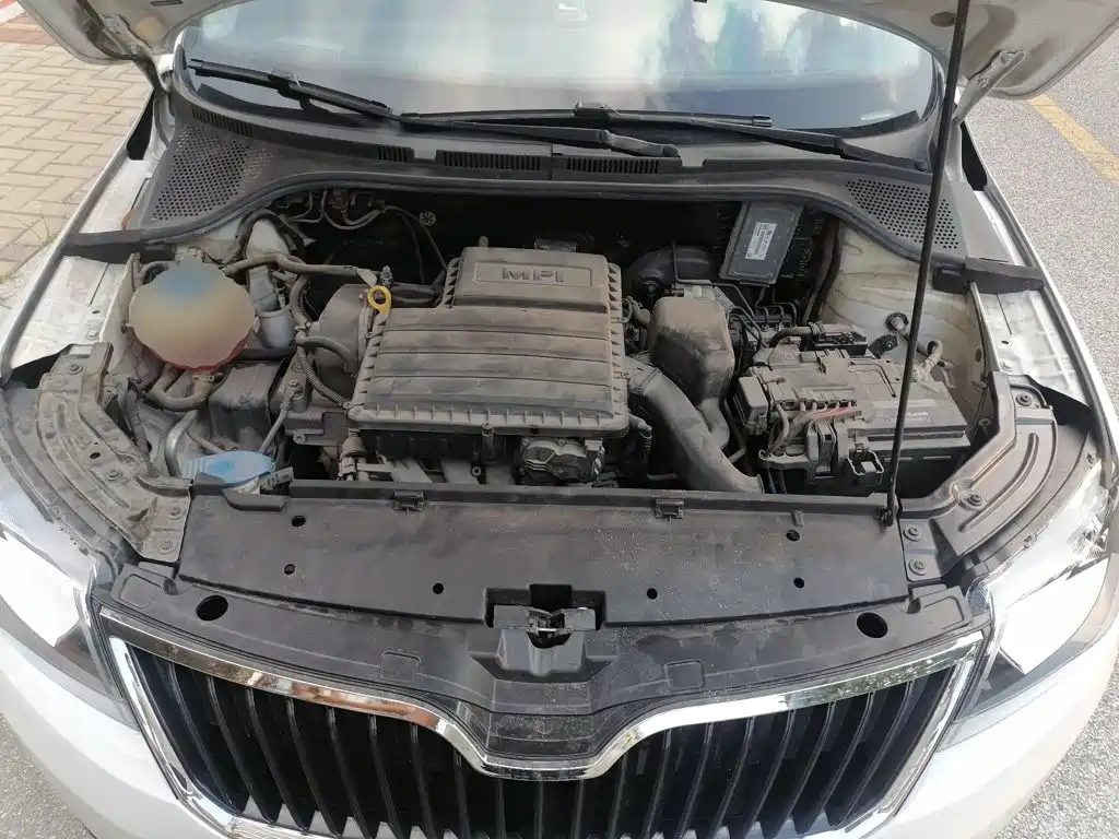 Skoda Rapid Spaceback — миниатюра 21
