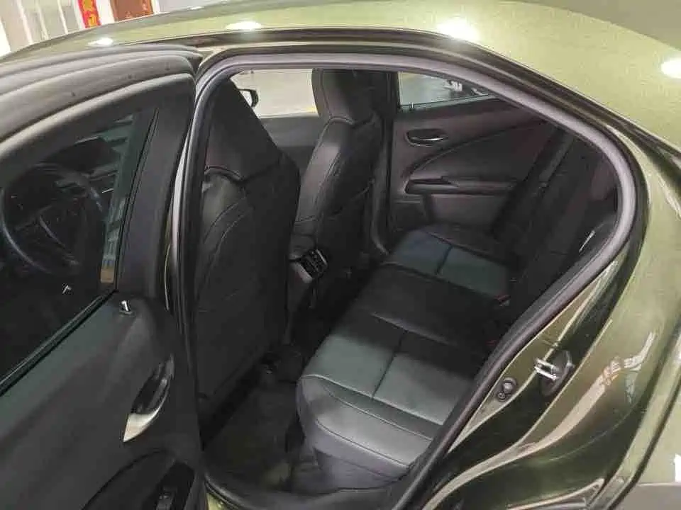 Lexus UX — миниатюра 8