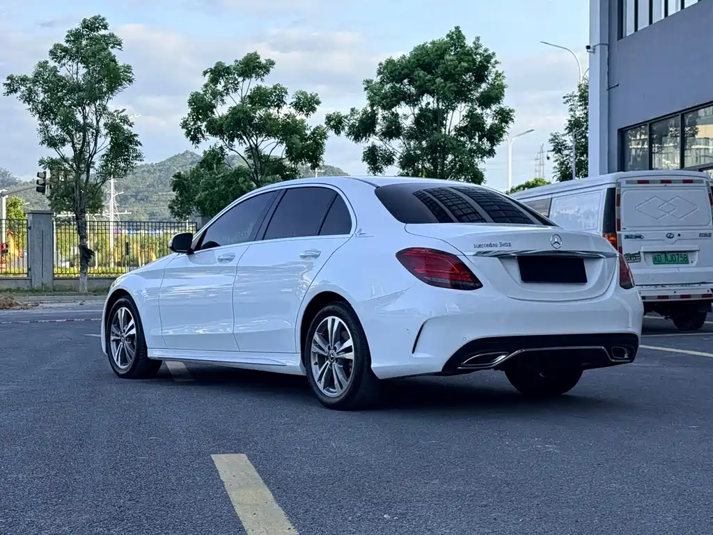 Mercedes-Benz C-Class — миниатюра 9