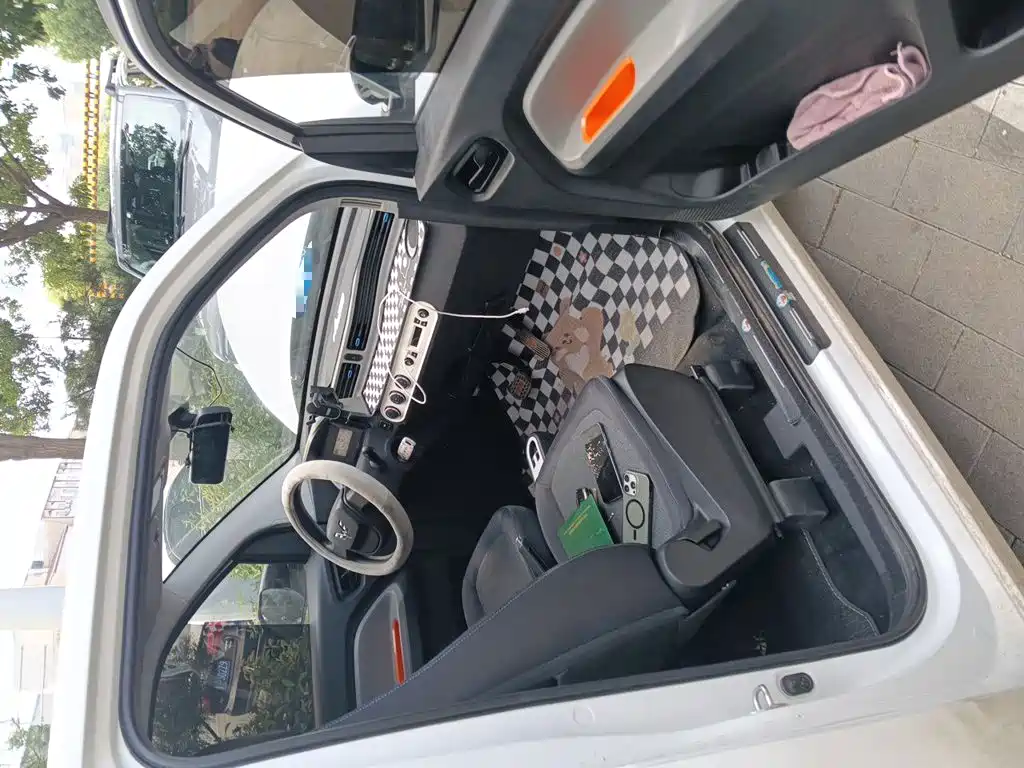 Wuling MINIEV — миниатюра 20