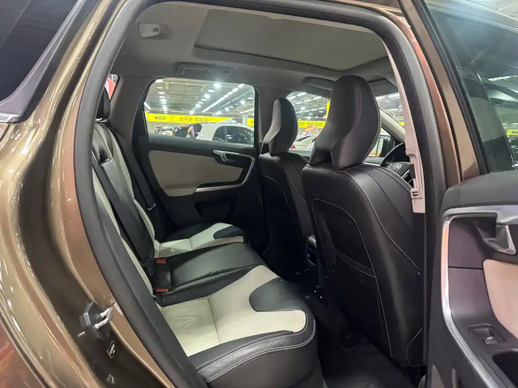 Volvo XC60 T5 AWD Smart Vision Edition, фото 9