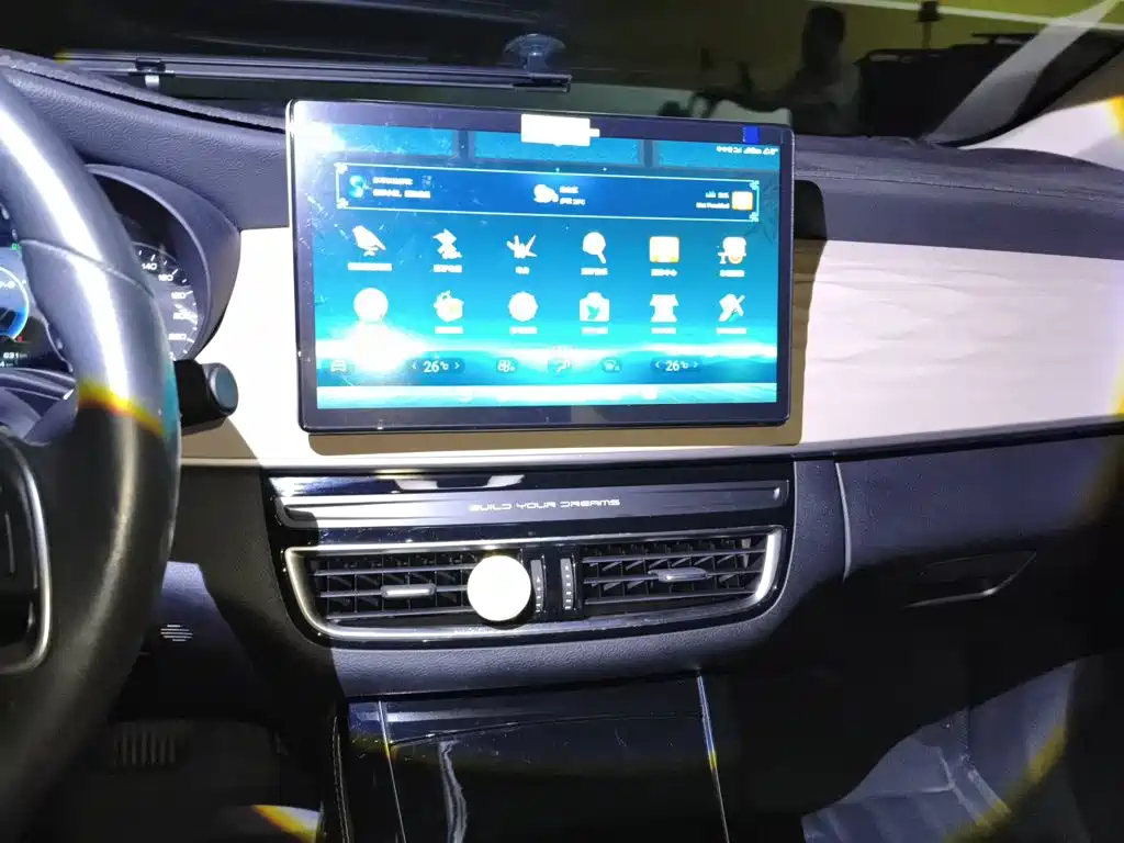 BYD MAX New Energy — миниатюра 9