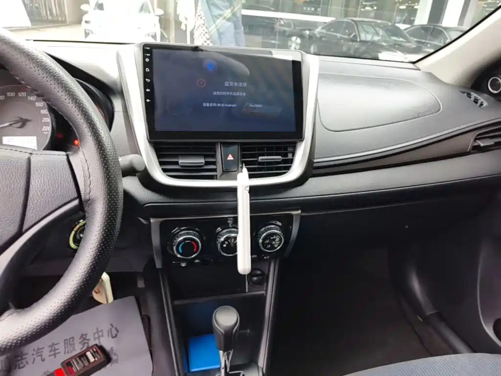 Toyota Yaris L — миниатюра 13