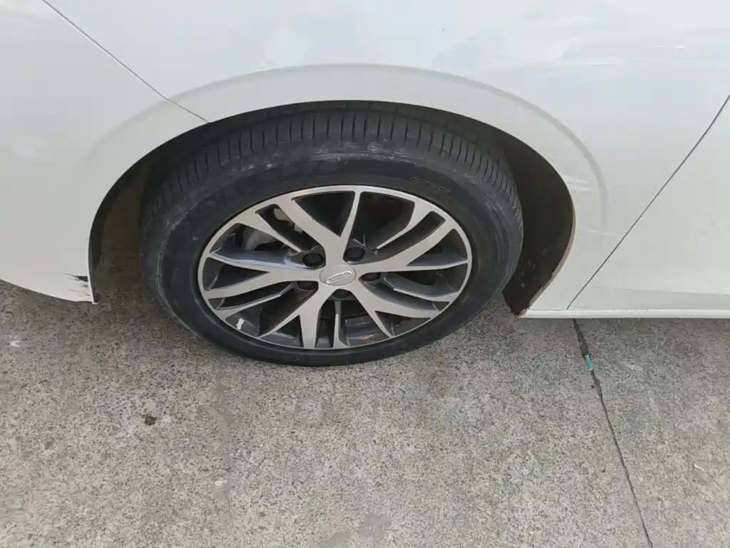 Geely Emgrand — миниатюра 23