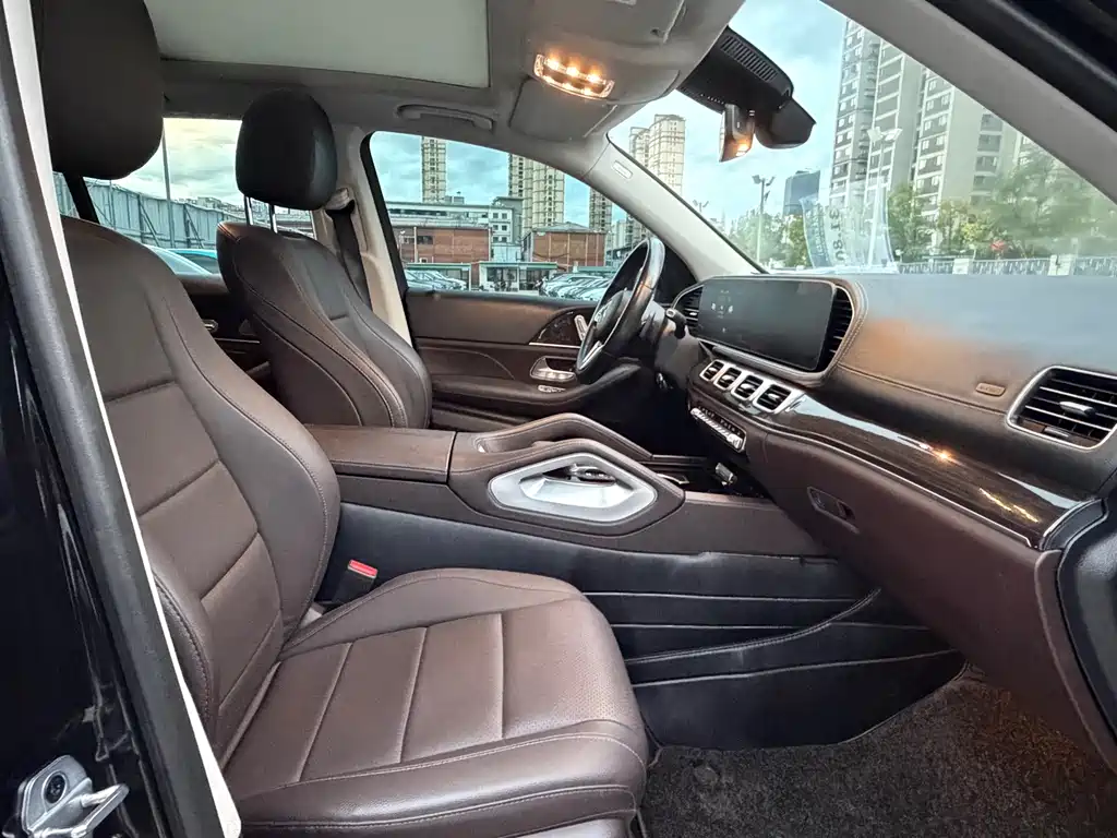 Mercedes-Benz GLE (Import) — миниатюра 13