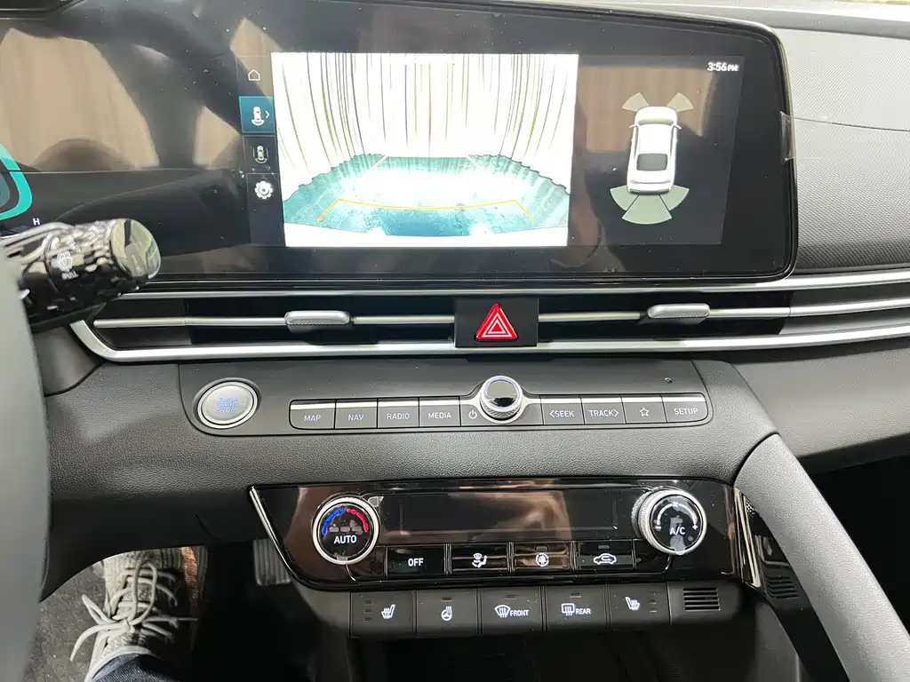 Hyundai Elantra — миниатюра 17