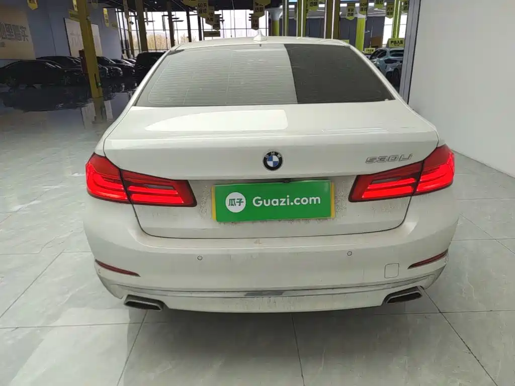 BMW 5 Series — миниатюра 6