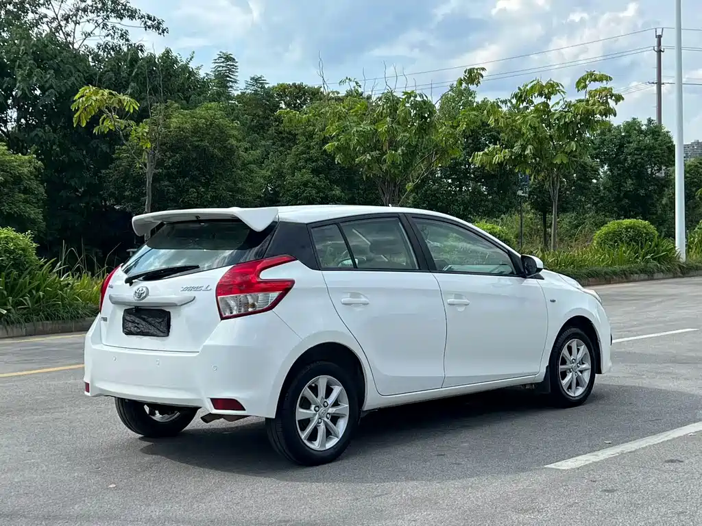 Toyota Yaris L — миниатюра 4