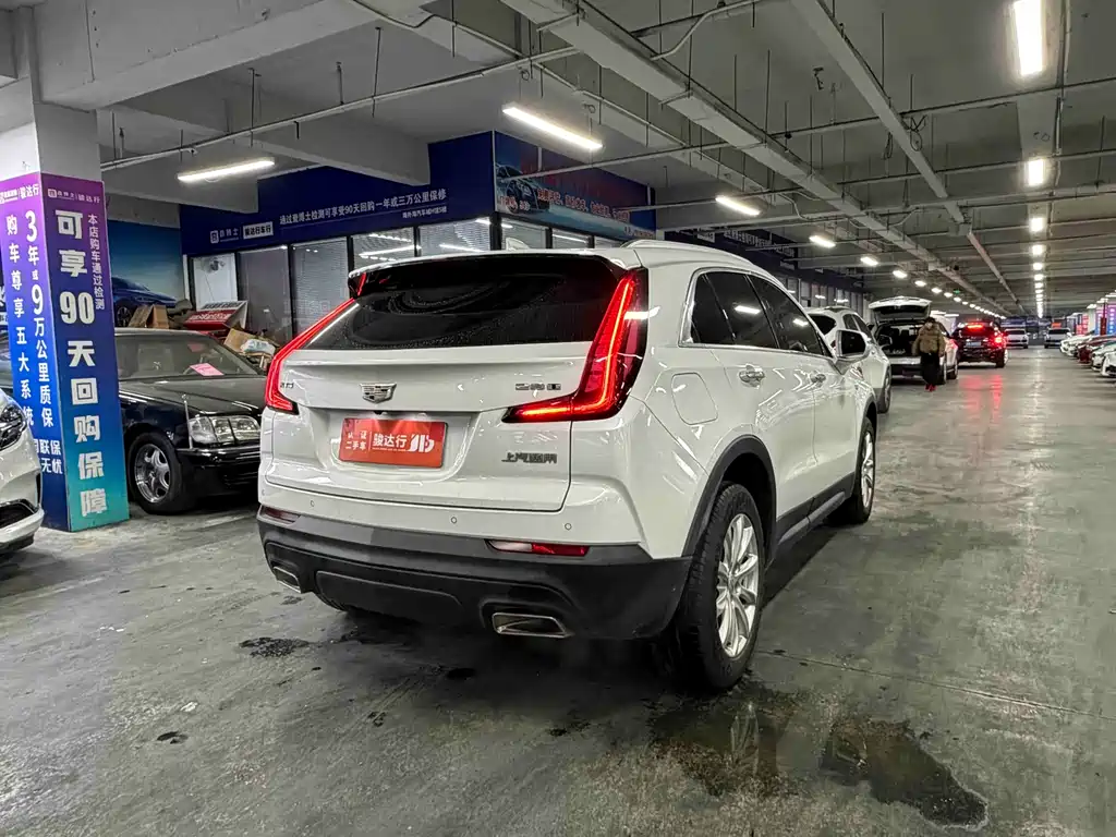 CADILLAC XT4