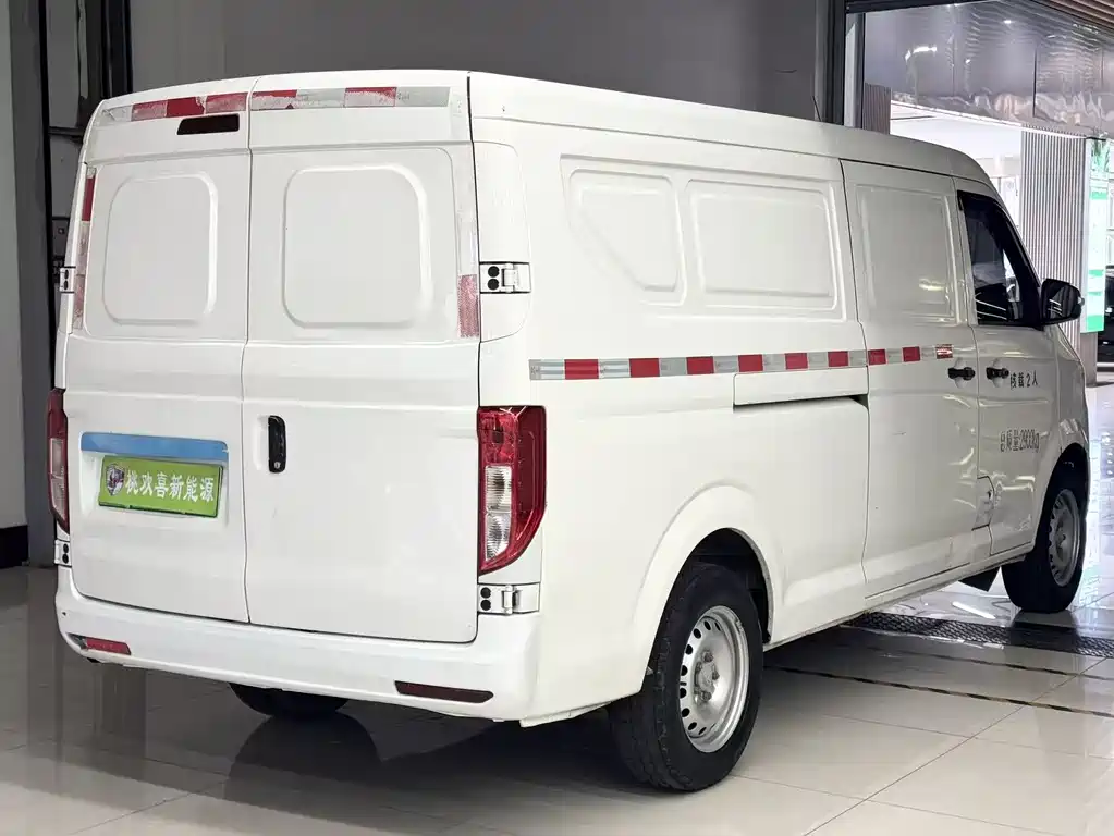 CHANGAN CROSS STAR V7 EV