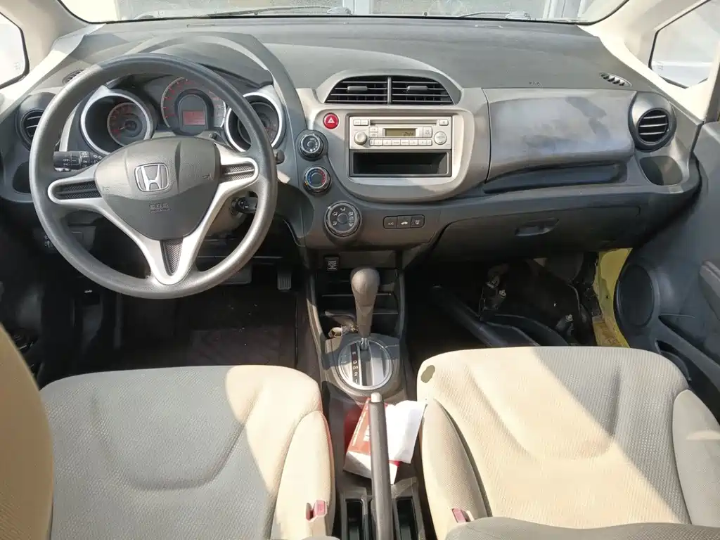 Honda Fit — миниатюра 7