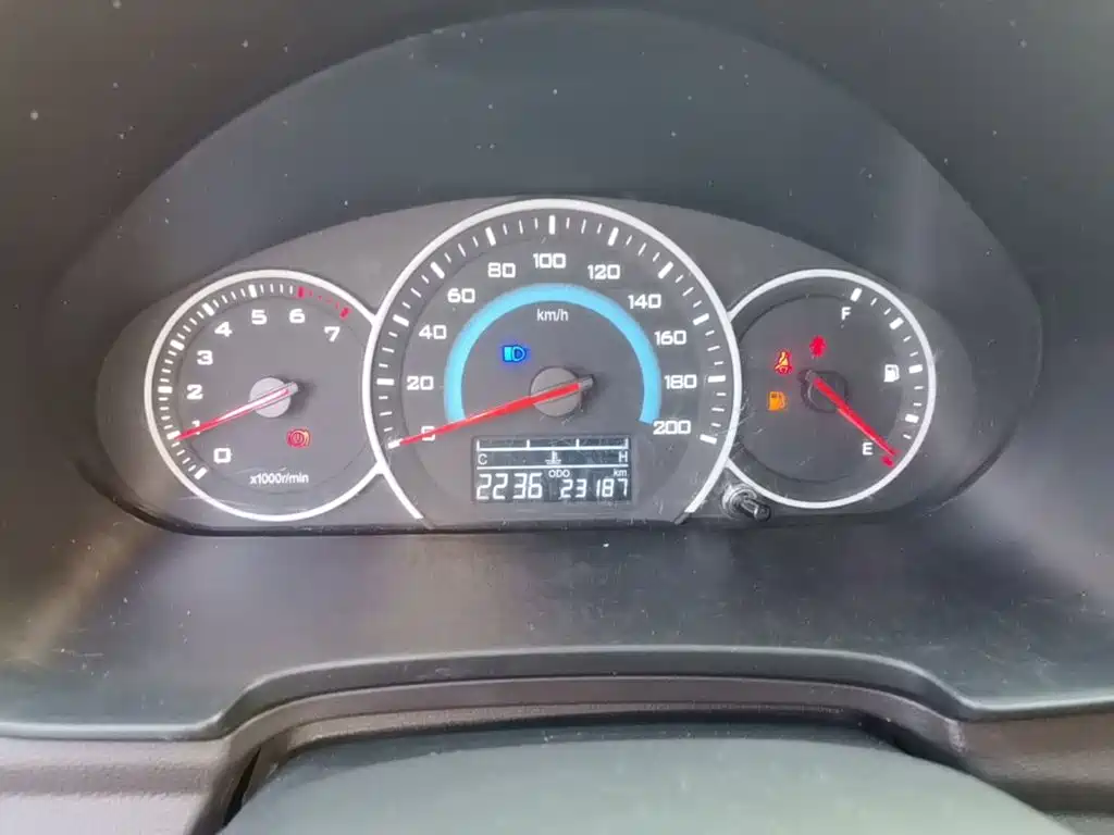 Wuling Hongguang V — миниатюра 12