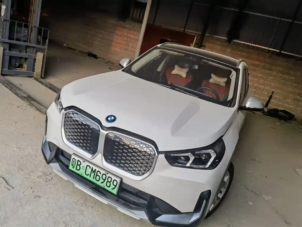 BMW iX1 — миниатюра 15