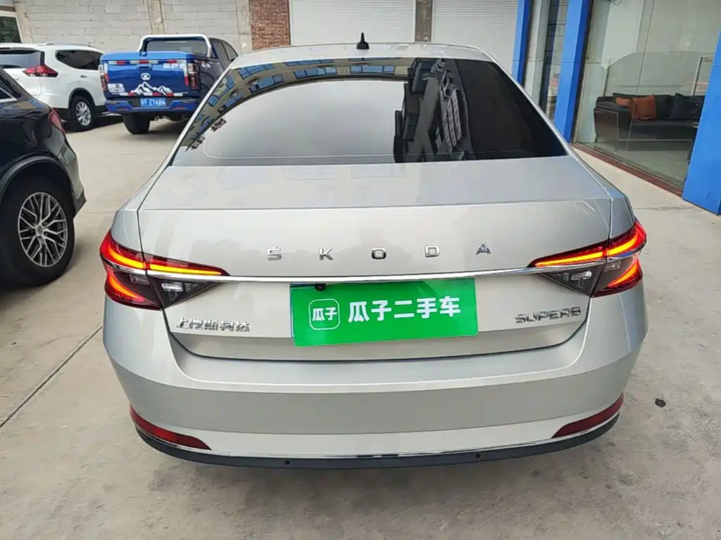 Skoda Superb — миниатюра 6