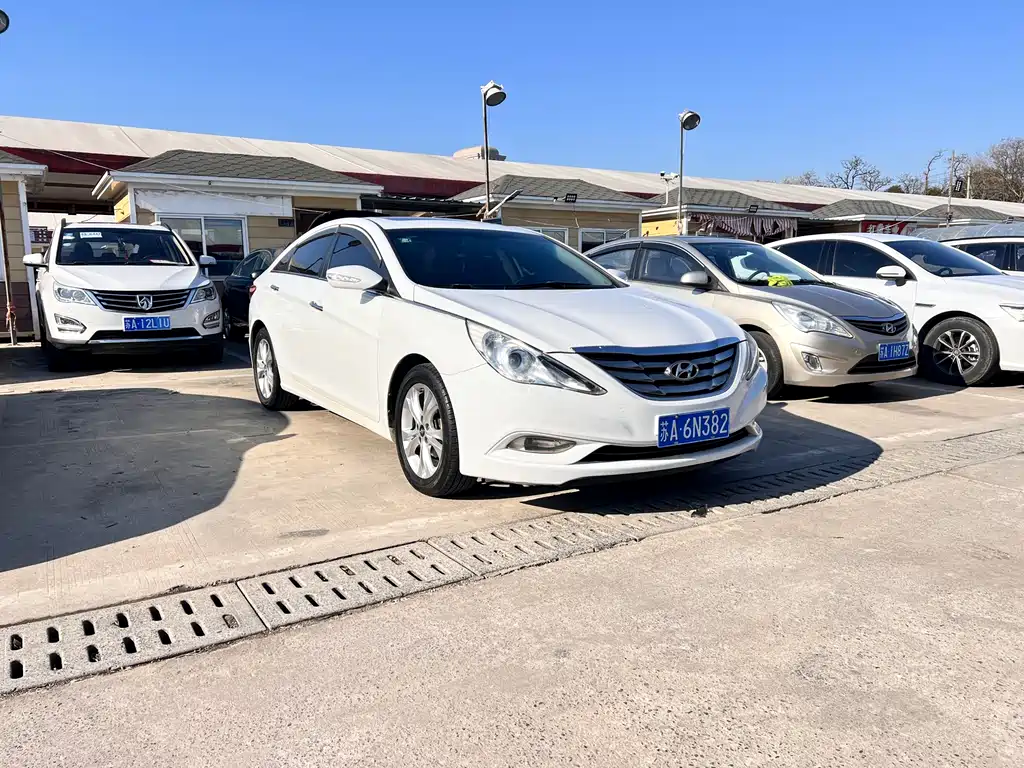 Hyundai Sonata 2.0L Auto Premium Edition, фото 2