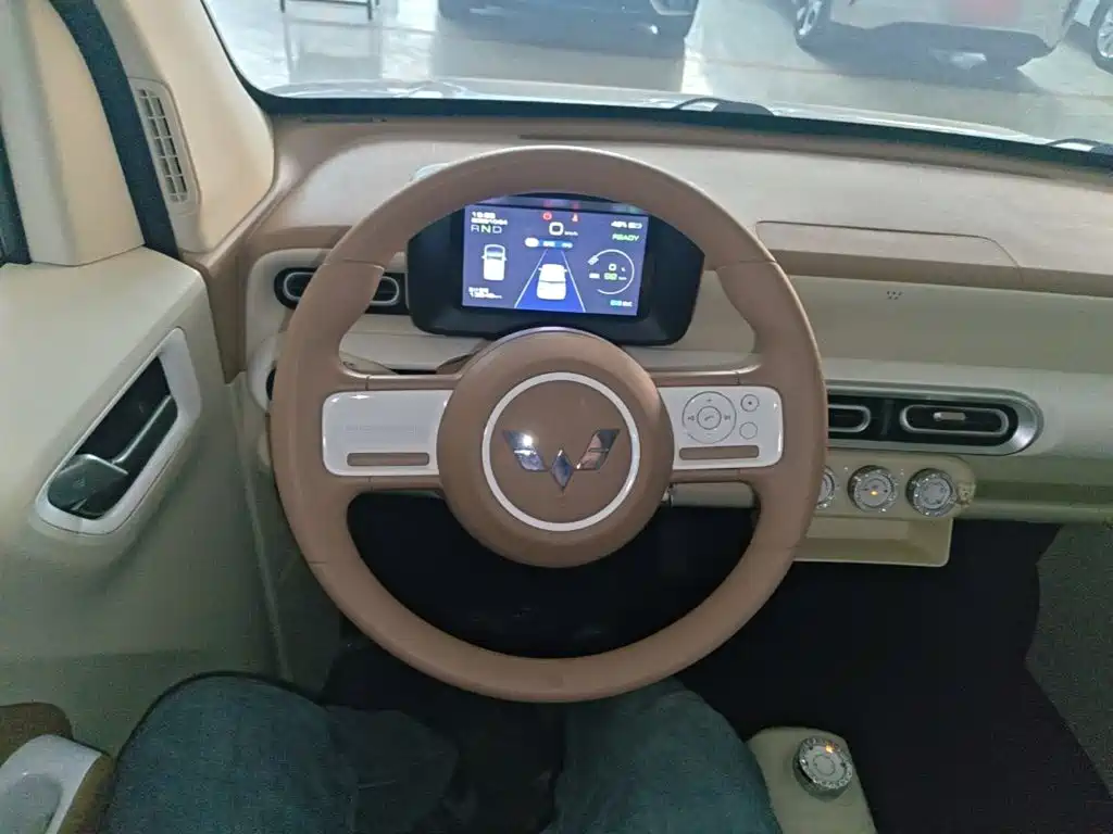 Wuling MINIEV — миниатюра 11