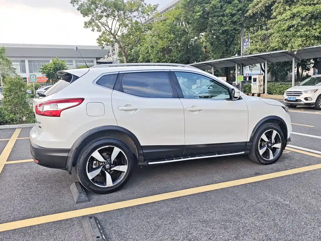 Nissan Qashqai — миниатюра 22