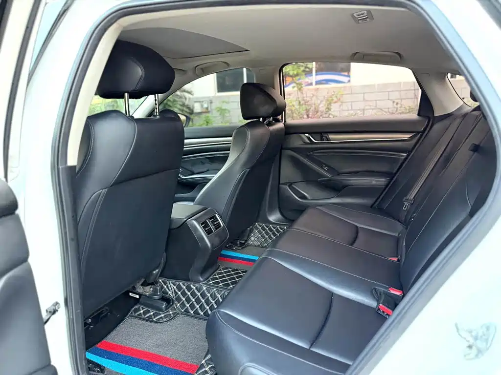 Honda Accord — миниатюра 7